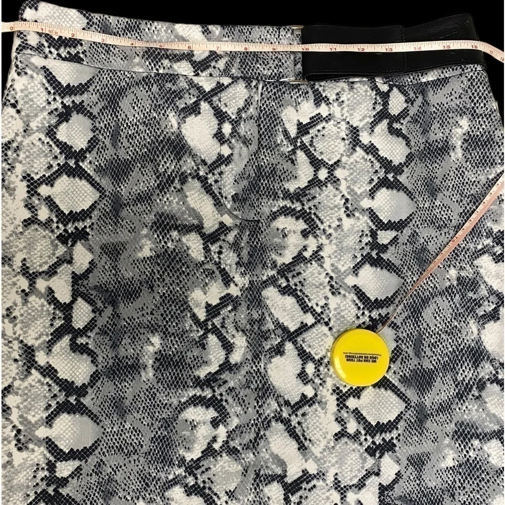 NEW York and company skirt size 10‎